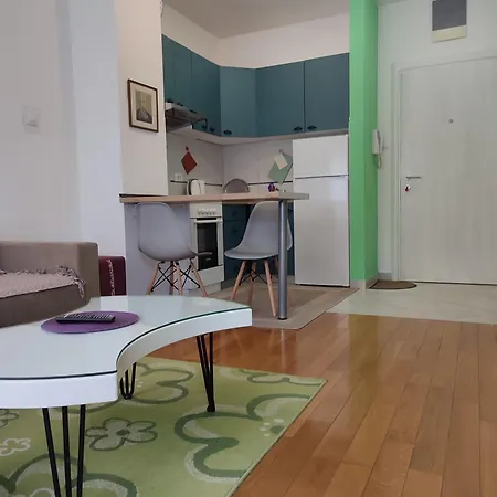 Apartment 33